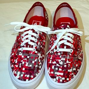 NWOT Vans Ultra Cush Authentic Sneakers